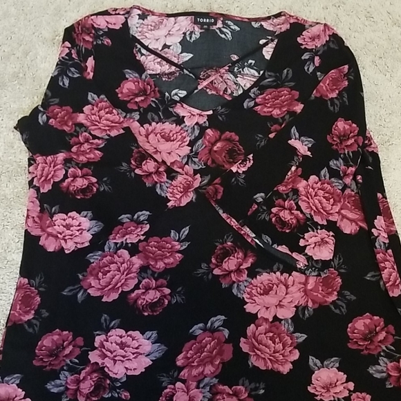 TORRID WOMEN'S FLORAL TOP - Picture 7 of 13
